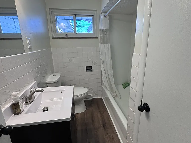 320 Magnolia Dr — Photo 2