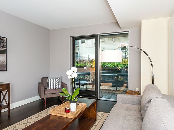 5th image of 8 Buchanan St Unit 212
