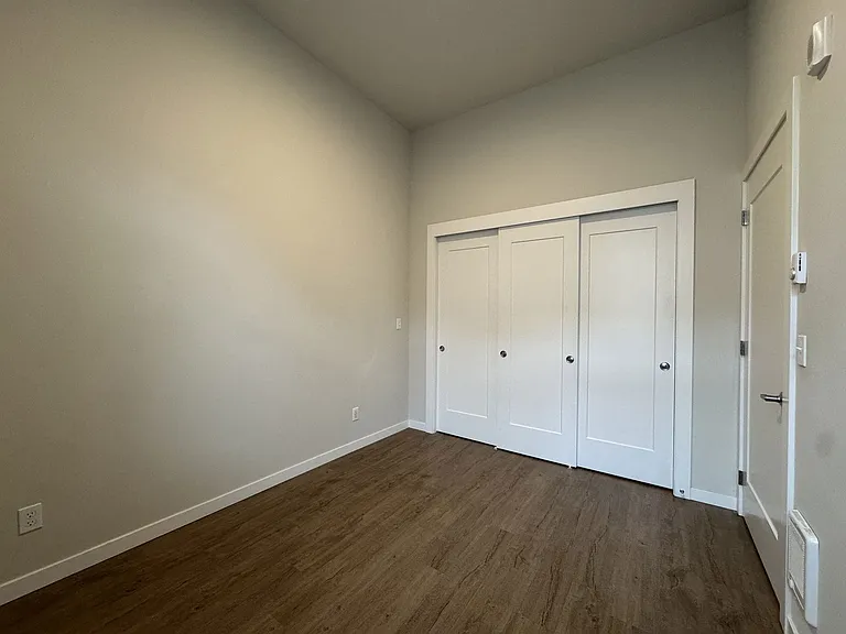 B Flats — Photo 44