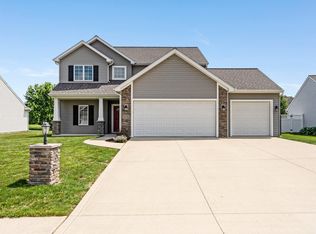 826 Clairborne Dr, Fort Wayne, IN 46818