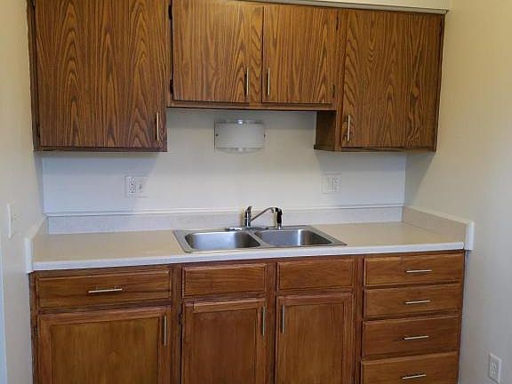 3rd image of 2846 Joyce Ave APT A