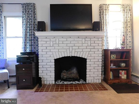 4th image of 417 Colonial Ave