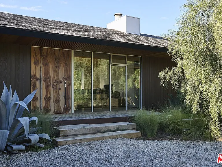 5927 Busch Dr — Photo 3