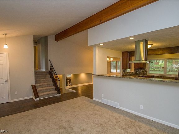 5th image of 16004 Briarwood Dr