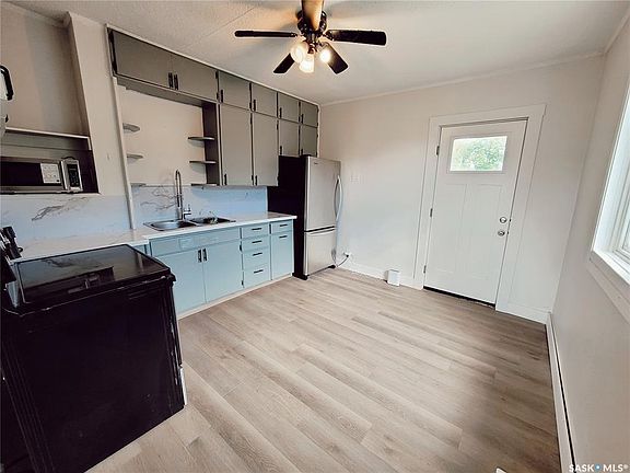 5th image of 618 8th STREET E