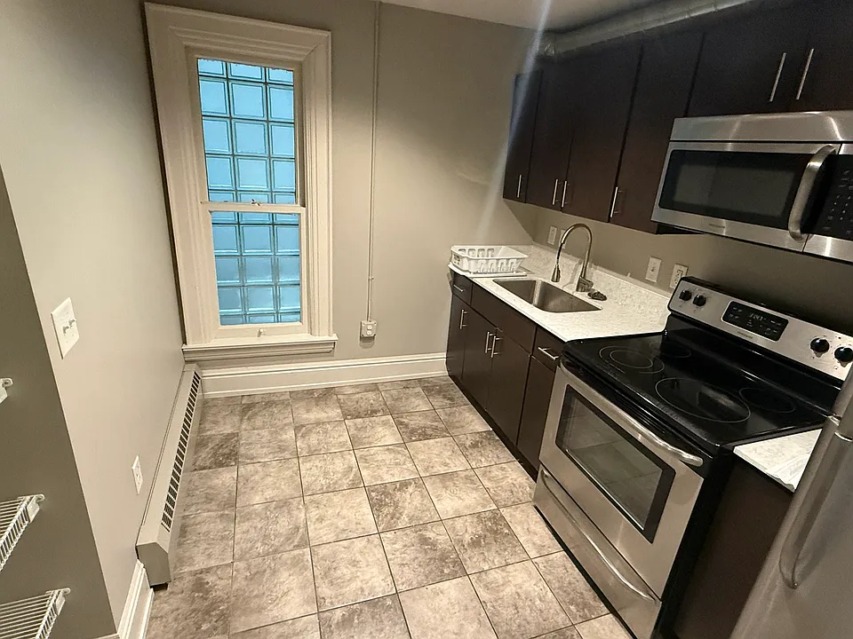 32 Johnson Park #208