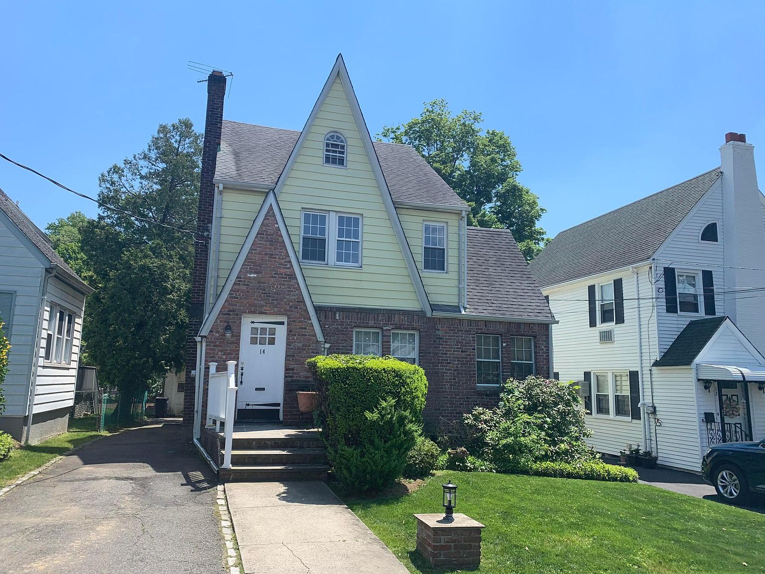 14 Oakley Pl, Great Neck, NY 11020 | Zillow