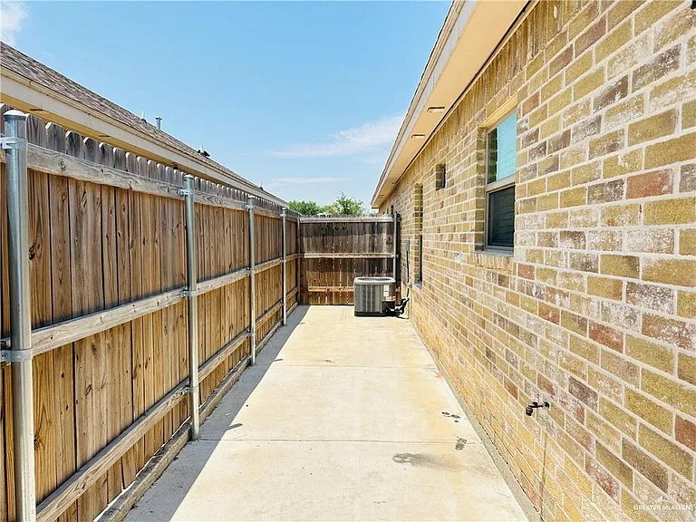 1900 Taft St #2 — Photo 8