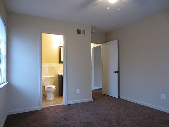 4th image of 2043 Willow Wood Ave