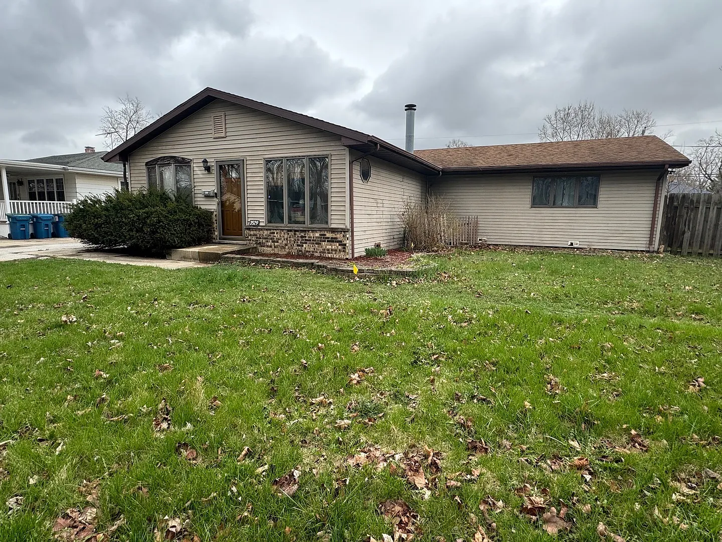 3529 Carpenter St photo 1