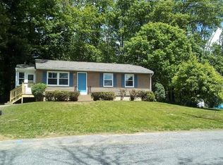 70 Crestwood Dr, Southbridge, MA 01550