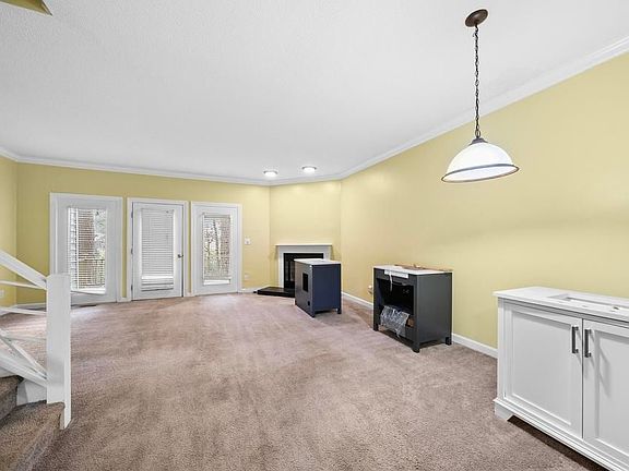 3rd image of 6115 Highcastle Ct
