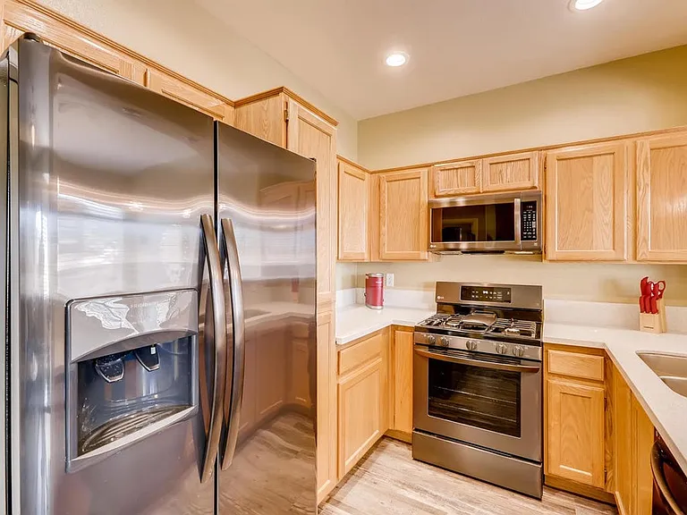1232 Dusty Creek St — Photo 10