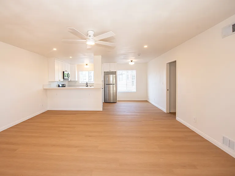 Valeria Apartments — Photo 47