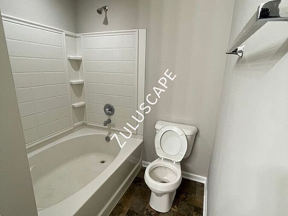 4th image of 2269 Rosswood Blvd