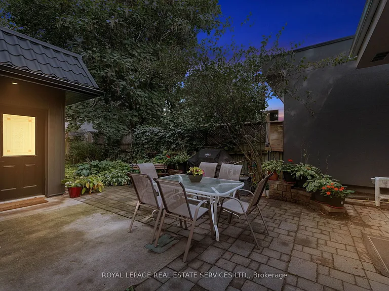 24 Mann Ave — Photo 42