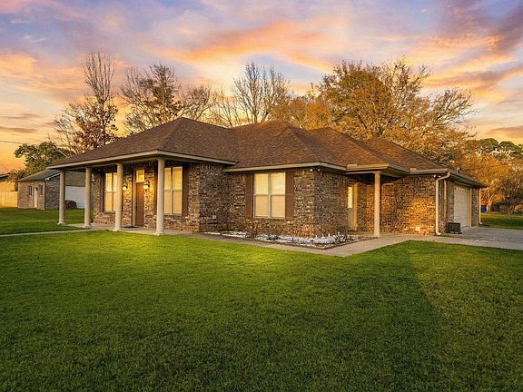 2nd image of 706 S White Oak Rd