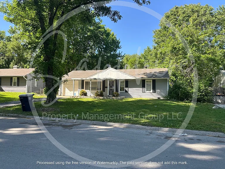 8308 E 111th Ter — Photo 1