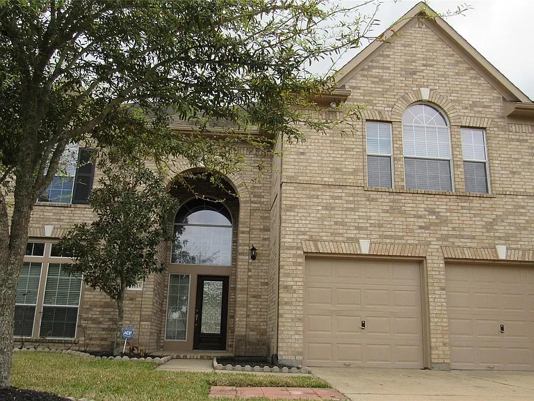 17615 Belwood Park Ln — Photo 2