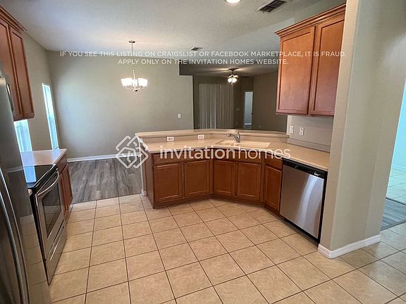 3rd image of 15325 Montauk Ln
