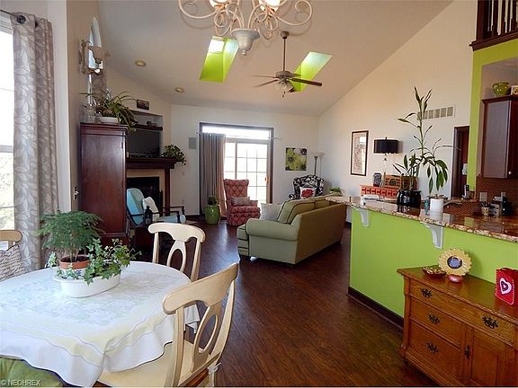 3rd image of 1290 Joshua Way