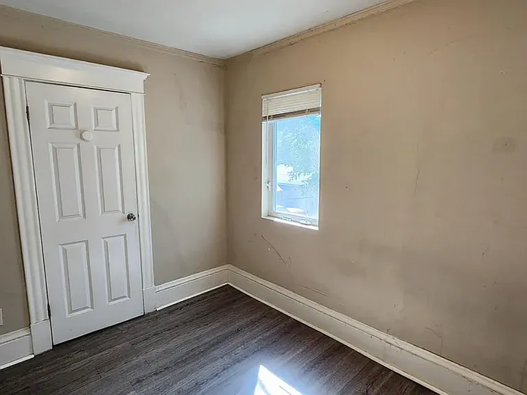 2823 Bryant Ave N — Photo 8