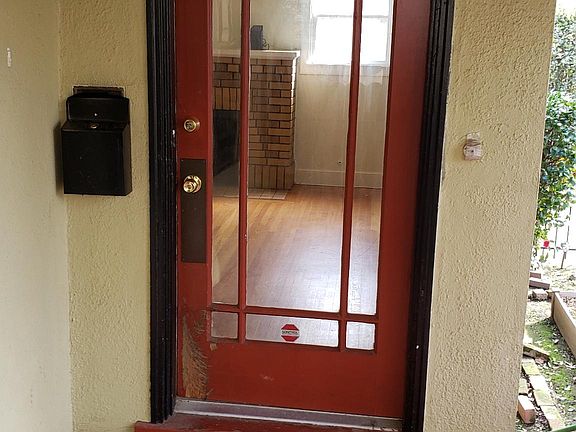 2nd image of 2609 E Street Fron