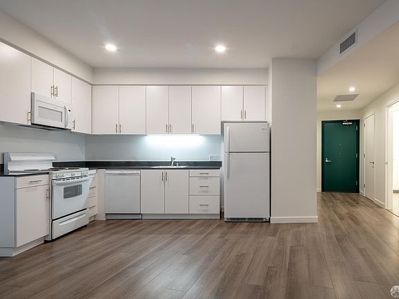4th image of 285 Main St #202