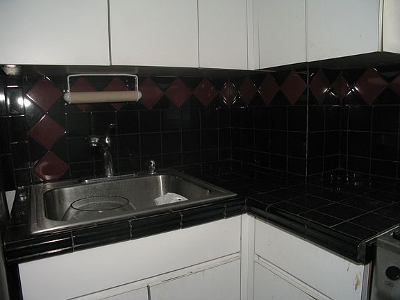 4th image of 120 E 79th St APT 17D