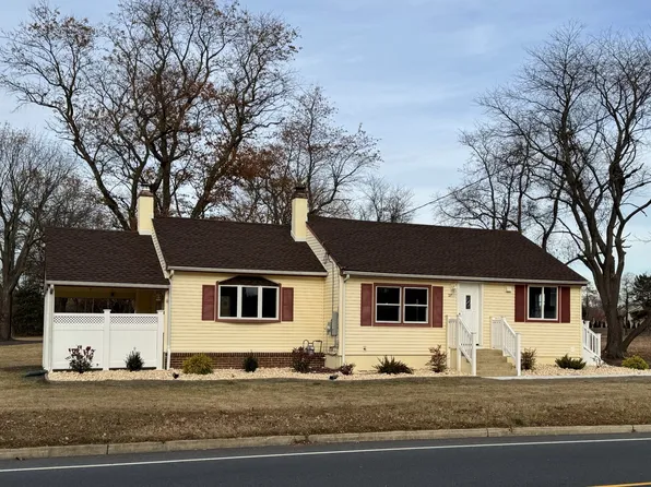 27 Kelly Driver Rd, Clementon, NJ 08021