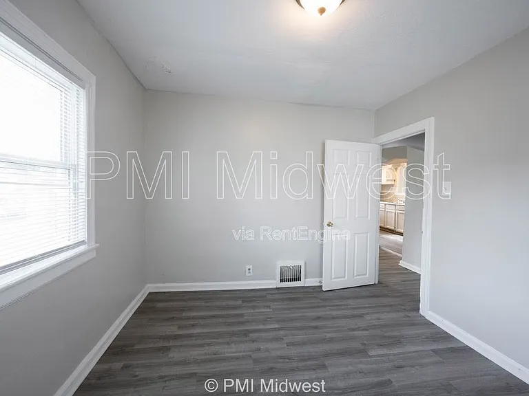 1415 W Pruitt St — Photo 16