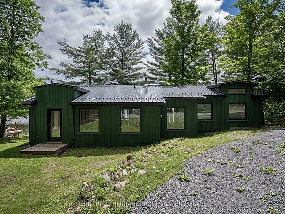 3rd image of 1452 Leggat Lake Rd