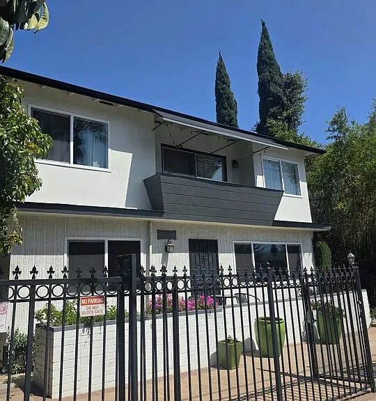 1922 N Vista Del Mar Ave #3 — Photo 2