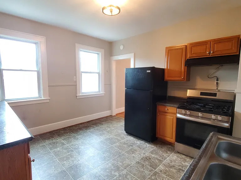 1020 Albany St #1 — Photo 9