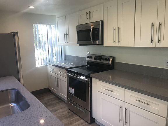 4th image of 1444 S Centinela Ave APT 1