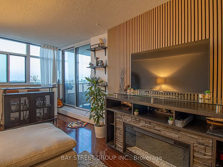 2050 Bridletowne Cir #1712 — Photo 11