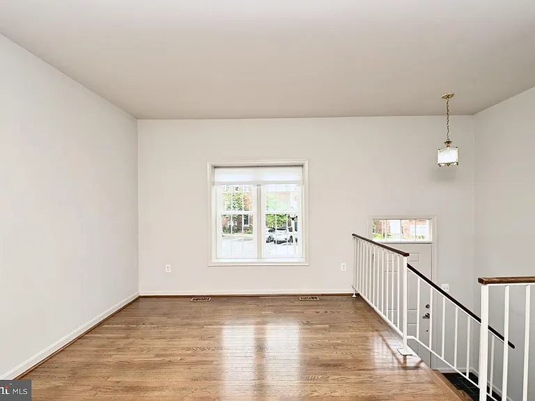 3804 Brighton Ct — Photo 3