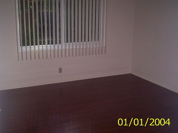 4th image of 937 E Mariposa St APT 8