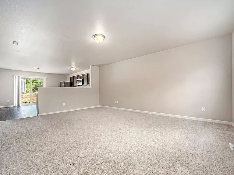 1043 Kenny Brook Ln — Photo 4