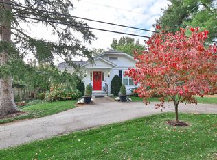 8815 Old Indian Hill Rd, Cincinnati, OH 45243