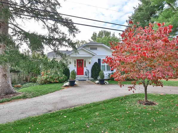8815 Old Indian Hill Rd, Cincinnati, OH 45243