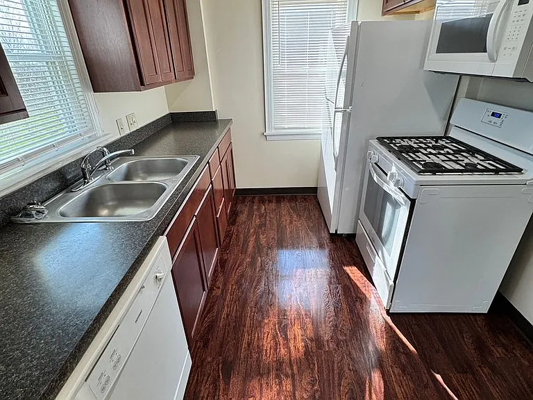 625 Churchill Rd — Photo 3