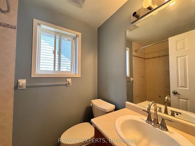 4 Ambler Bay #UPPER — Photo 17