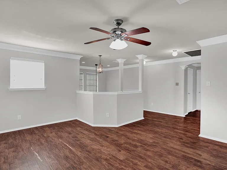 2138 Meadow View Dr — Photo 15
