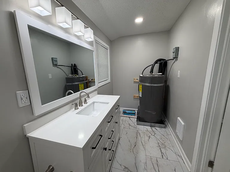 945 Nora Rd — Photo 3