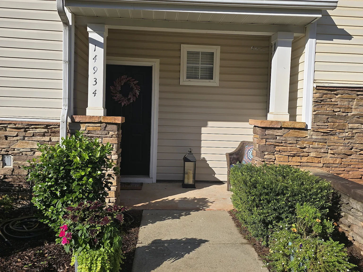 3 bed, 2.5 bath, 1412 sqft, $1,950 — Photo 2