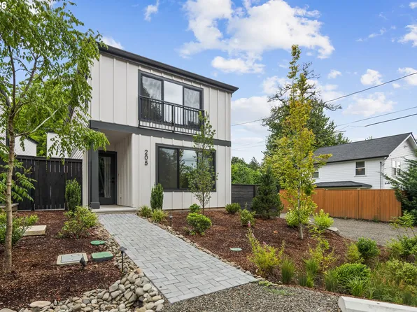 205 E Ave, Lake Oswego, OR 97034