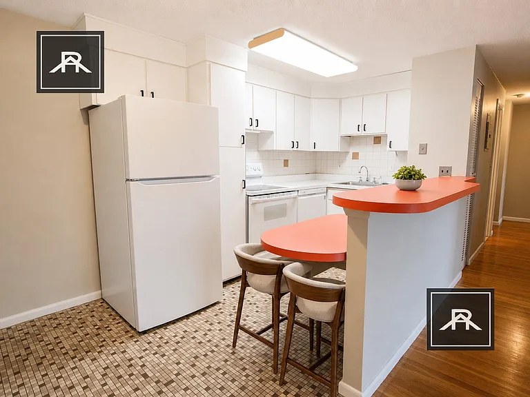 50 Green St #409 — Photo 1