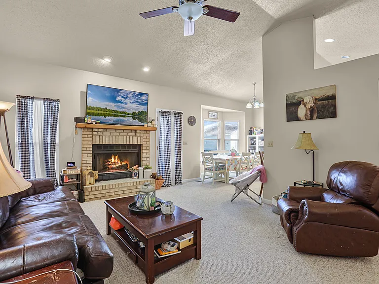 753 Forest Green Dr — Photo 7