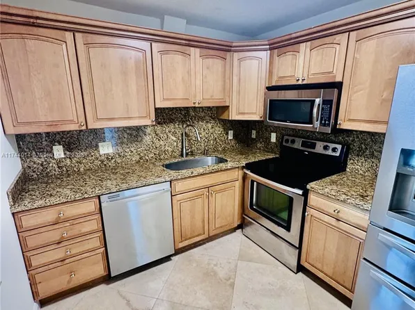 140 S Cypress Rd APT 128, Pompano Beach, FL 33060